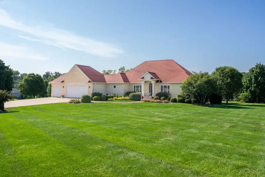 516 Randy Drive, Clinton, IA 52732 - #2