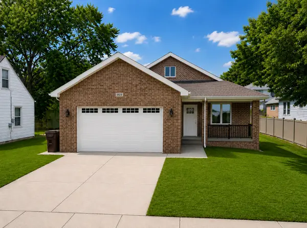 6939 W 95th Place, Oak Lawn, IL 60453