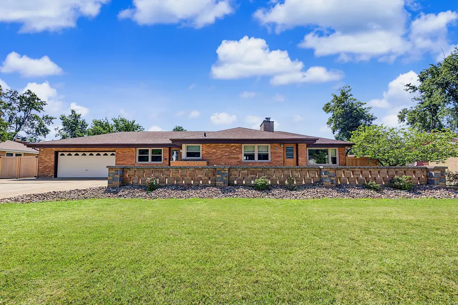 378 Oakwood Drive, Crete, IL 60417 - #2