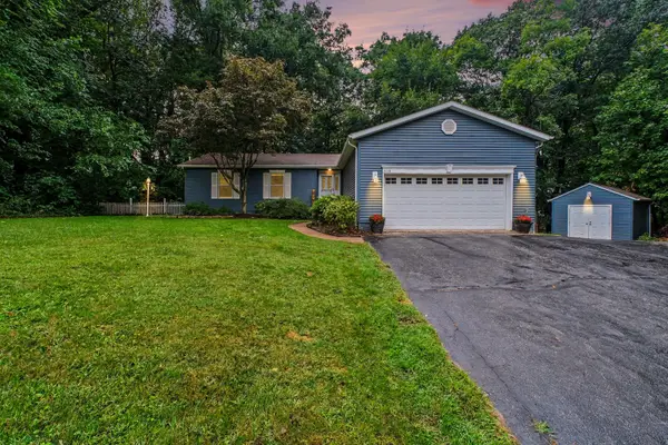 638 Hazelwood Path, Valparaiso, IN 46385