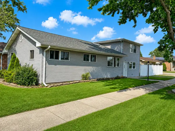 5950 W 87th Place, Oak Lawn, IL 60453