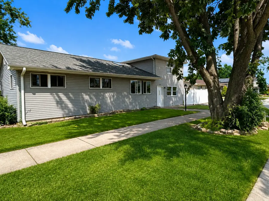 5950 W 87th Place, Oak Lawn, IL 60453 - #3