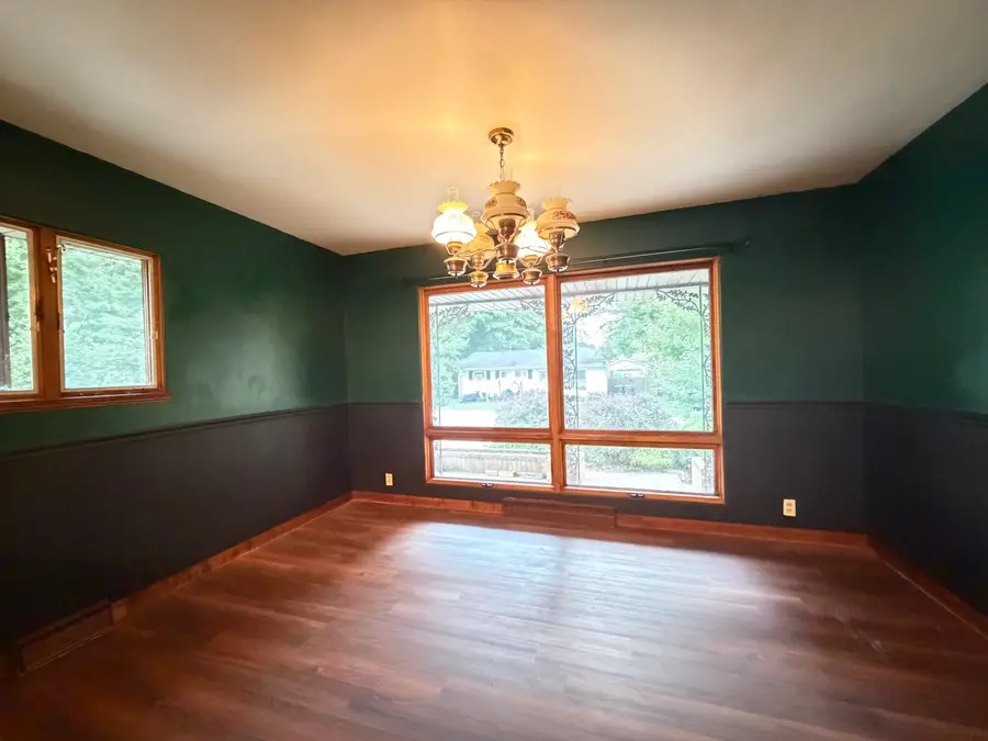909 W Washington Street, Clinton, IL 61727 - #3