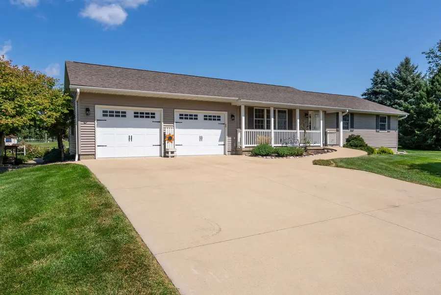 214 E 7th Street, De Witt, IA 52742 - #2