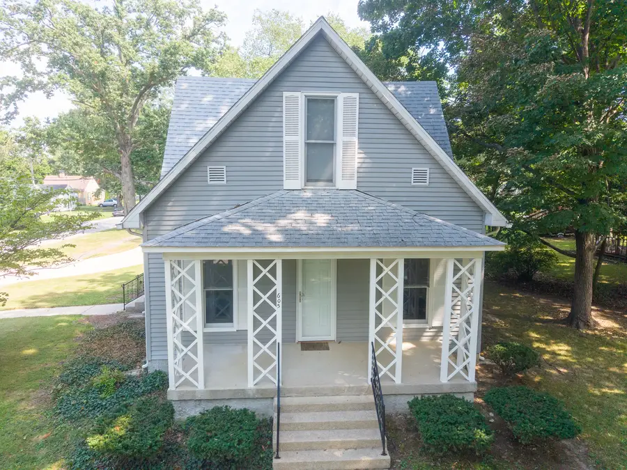 605 S Sycamore Street, Centralia, IL 62801 - #2