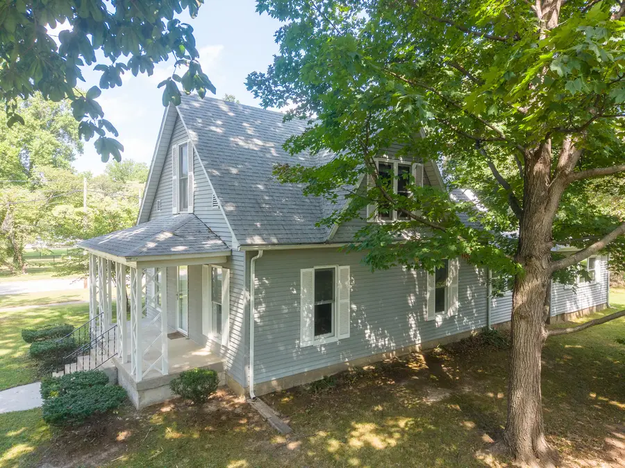 605 S Sycamore Street, Centralia, IL 62801 - #3