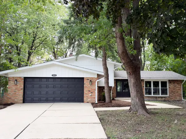28W555 Leverenz Road, Naperville, IL 60564