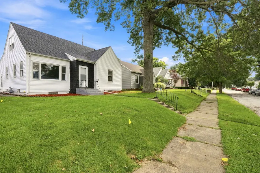 405 27th Avenue, Moline, IL 61265 - #2