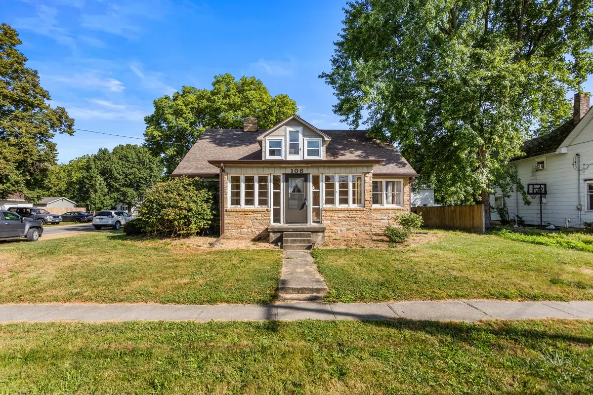 108 W Sangamon Street, Fisher, IL 61843 - #1