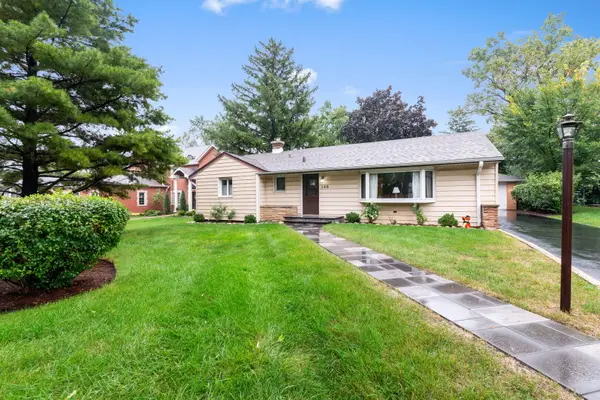 209 N Richmond Avenue, Clarendon Hills, IL 60514