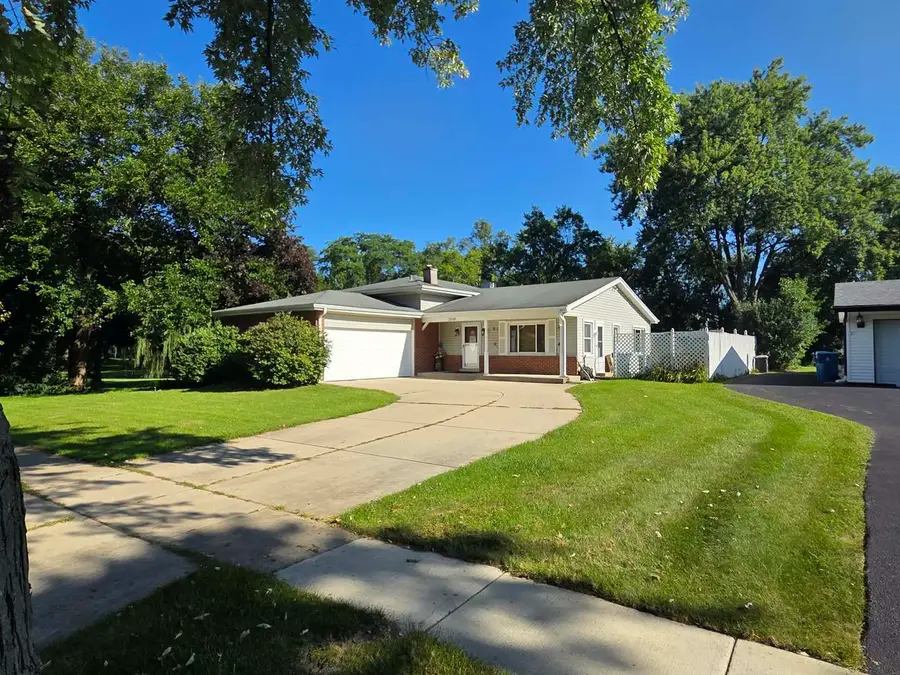 2018 Oxnard Drive, Downers Grove, IL 60516 - #2
