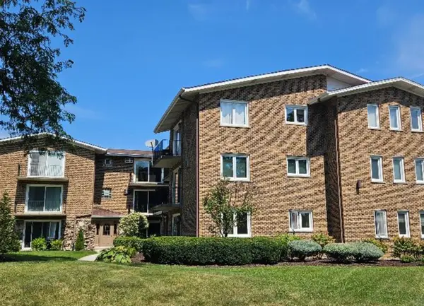 9040 W 140th Street #2B, Orland Park, IL 60462