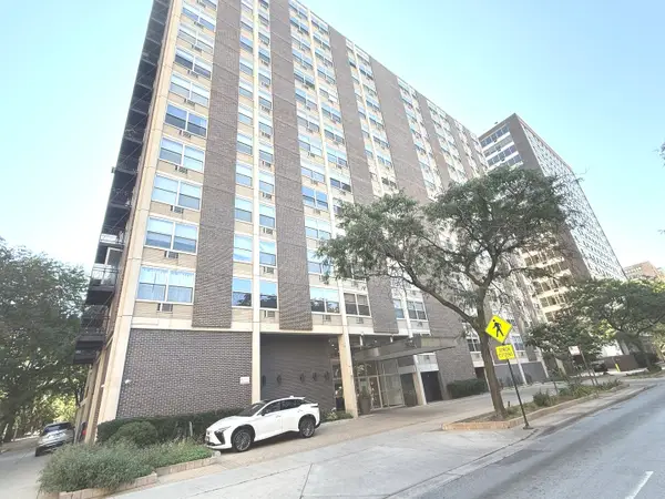 3033 N Sheridan Road #403, Chicago, IL 60657