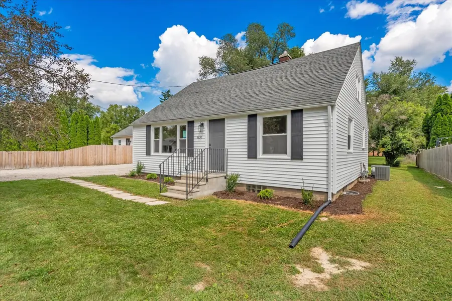 3230 40th Street, Moline, IL 61265 - #2