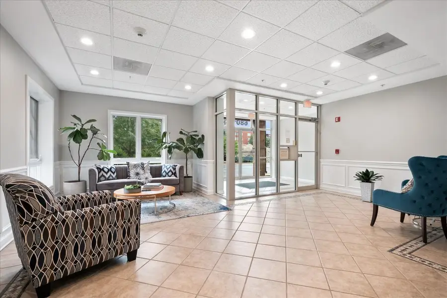 6801 N Milwaukee Avenue #402, Niles, IL 60714 - #2