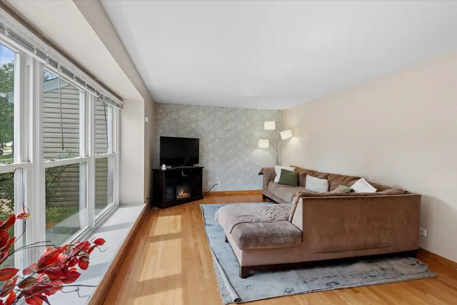 2204 Kensington Drive, Schaumburg, IL 60194 - #2