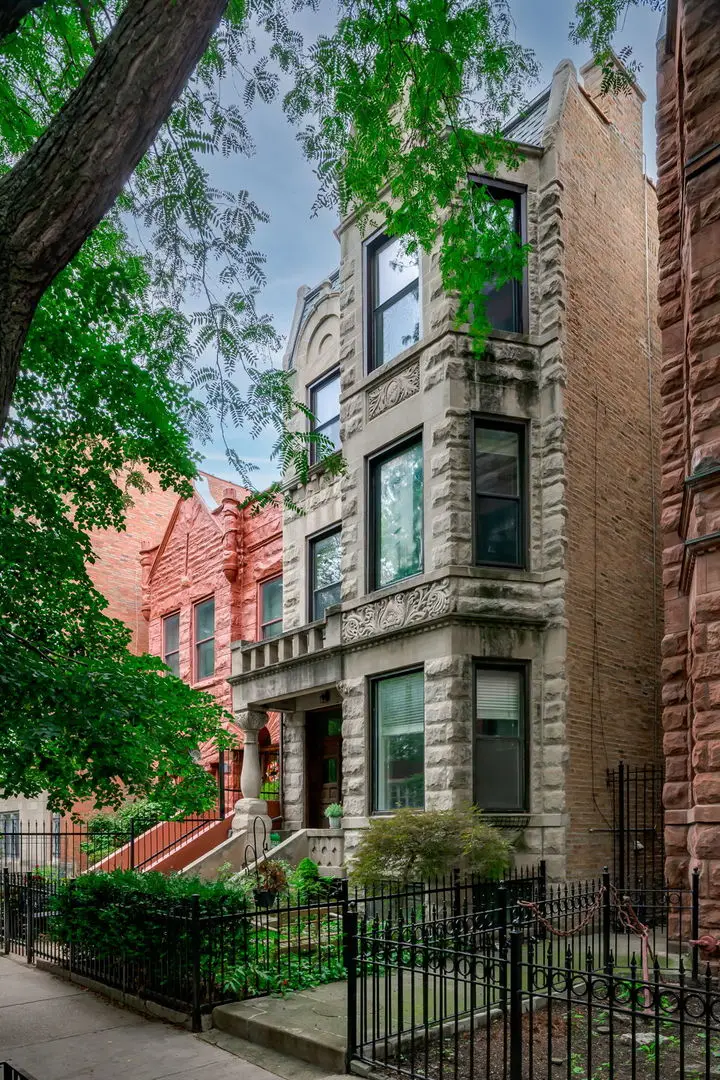 734 W Briar Place #1, Chicago, IL 60657 - #1