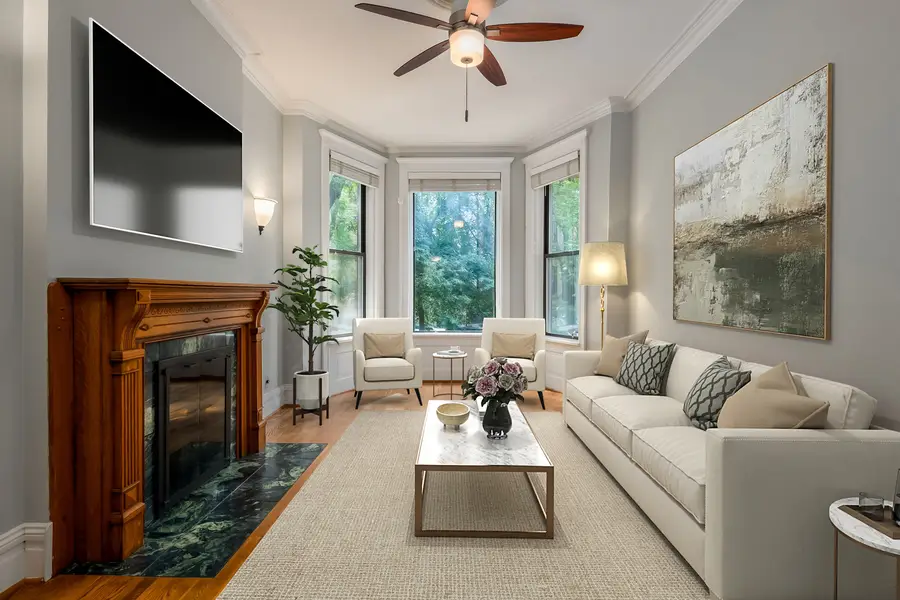 734 W Briar Place #1, Chicago, IL 60657 - #3