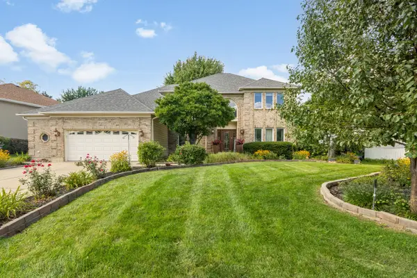 2020 Carlisle Street, Algonquin, IL 60102