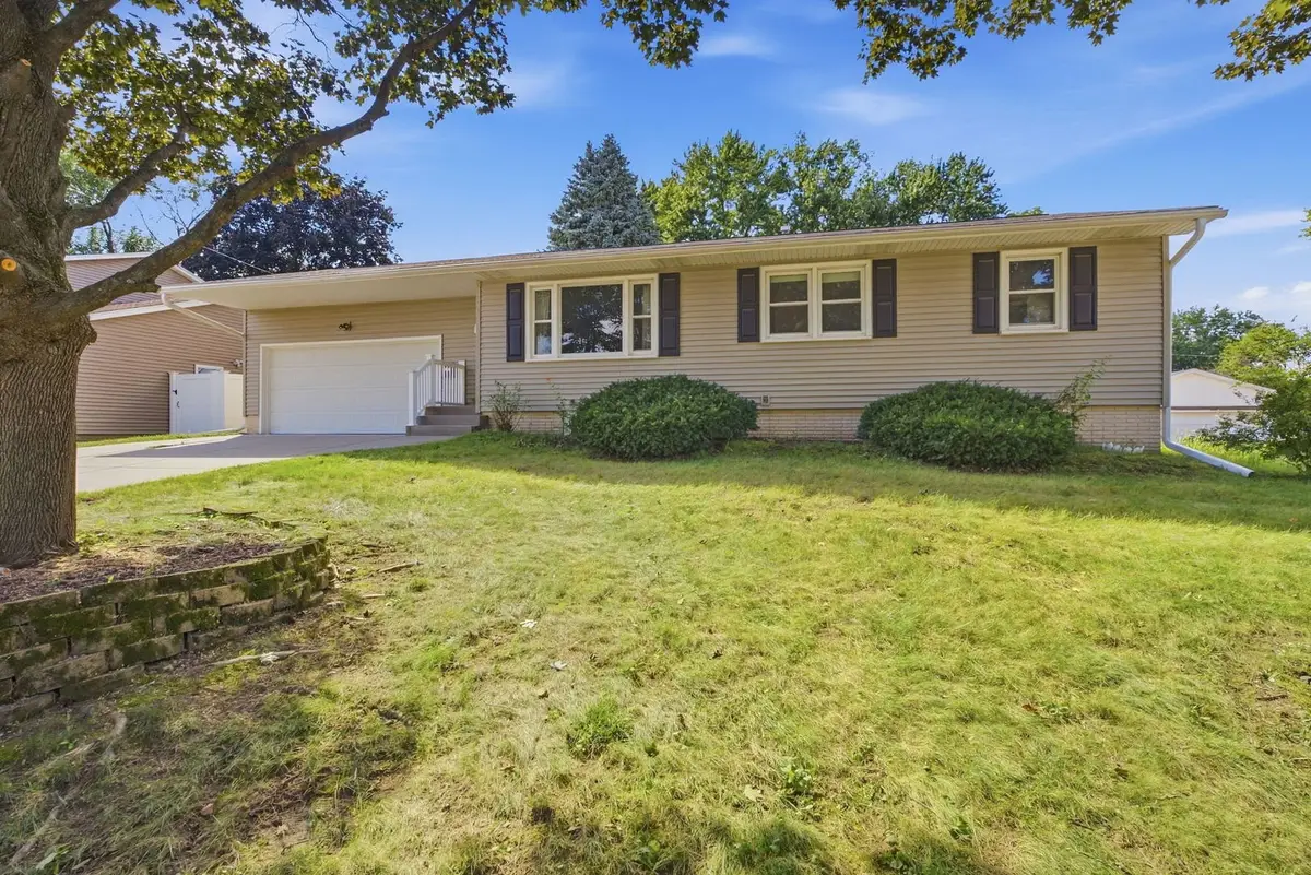 4702 Sheridan Street, Davenport, IA 52806 - #1