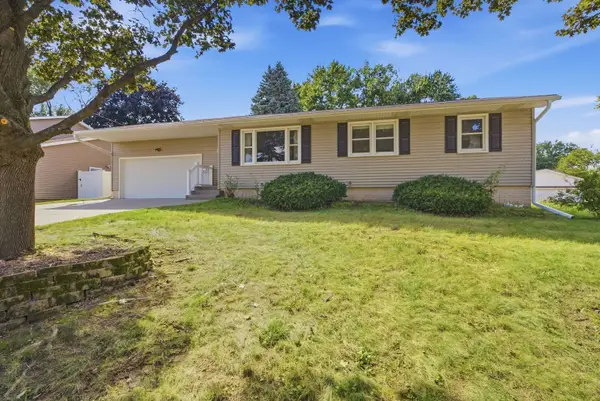 4702 Sheridan Street, Davenport, IA 52806