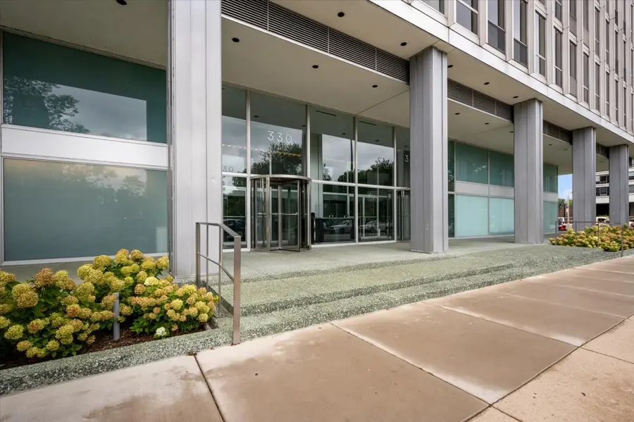 330 W Diversey Parkway #706, Chicago, IL 60657 - #2