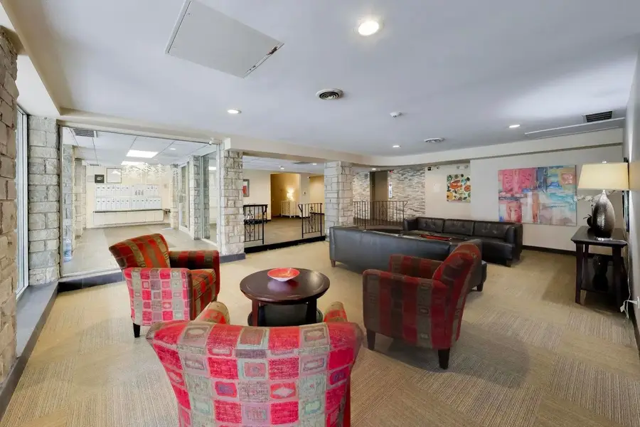 201 Thames Parkway #3H, Park Ridge, IL 60068 - #3