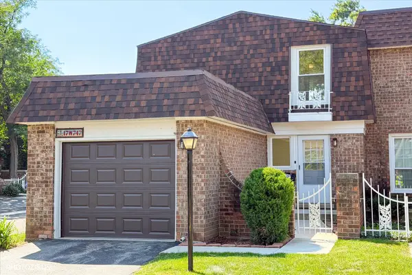 17W747 Standish Lane, Villa Park, IL 60181