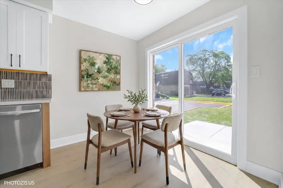 17W747 Standish Lane, Villa Park, IL 60181 - #3