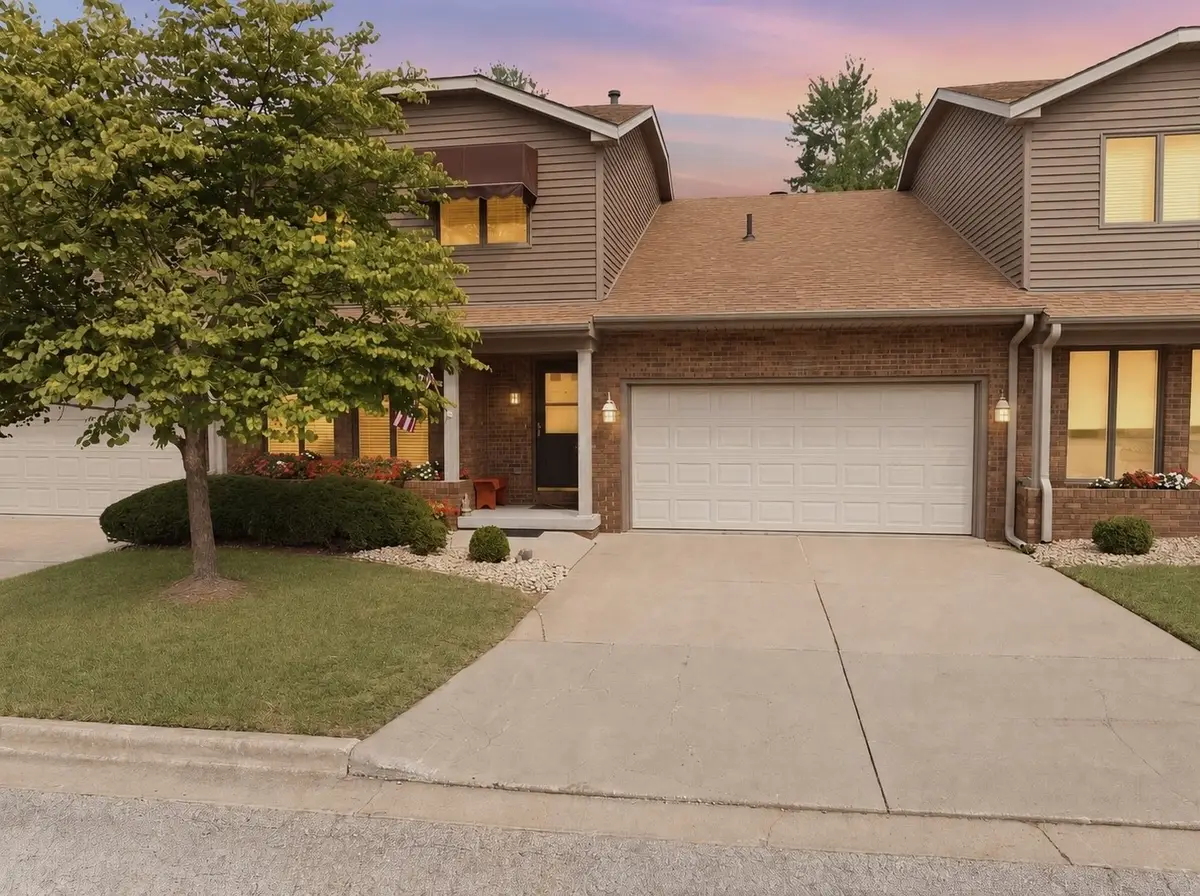 125 Manor Circle, Bloomington, IL 61704 - #1