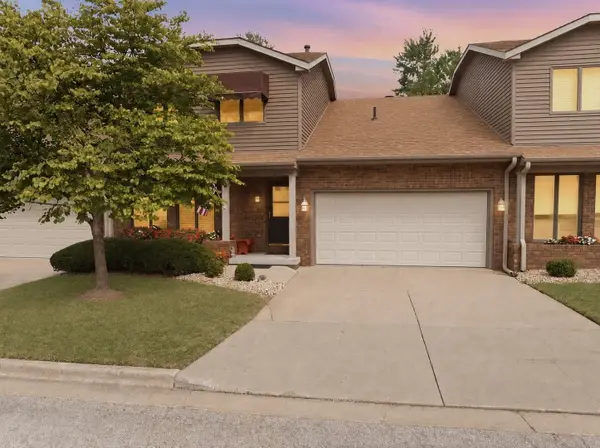 125 Manor Circle, Bloomington, IL 61704