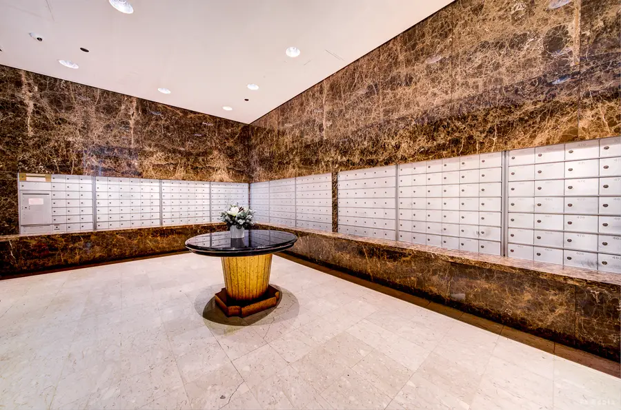 10 E Ontario Street #4005, Chicago, IL 60611 - #3