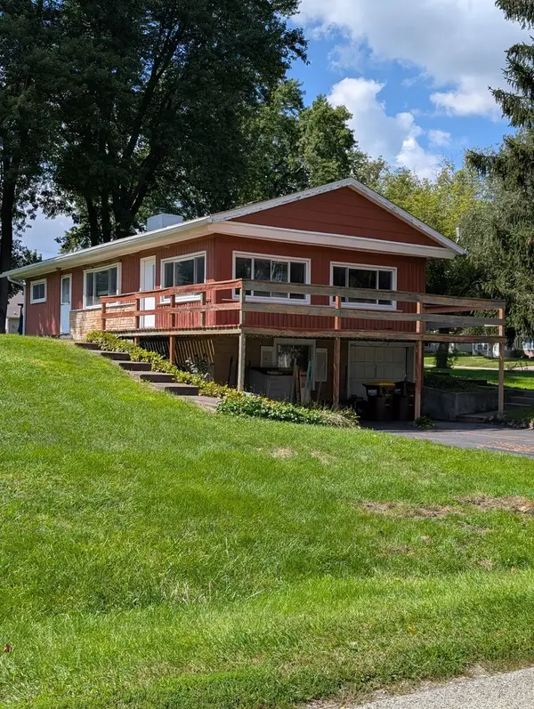 3815 W Lake Shore Drive, Wonder Lake, IL 60097