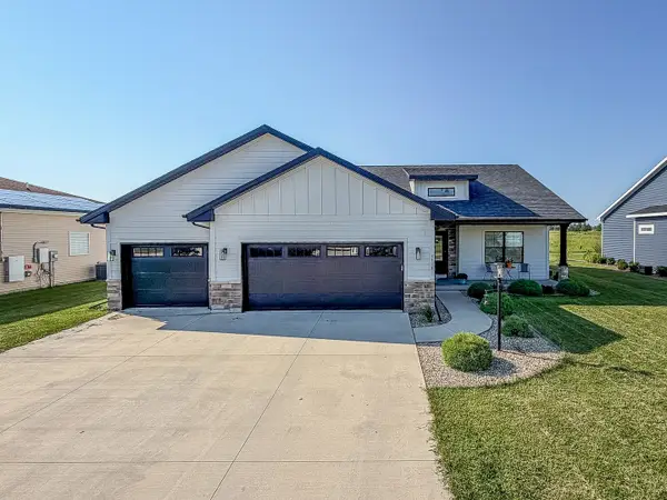 2713 E Stone Creek Boulevard, Urbana, IL 61802