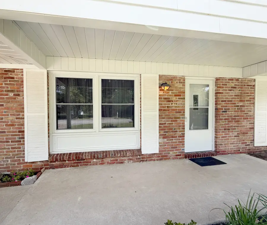 605 S Emerald Lane, Carbondale, IL 62901 - #2