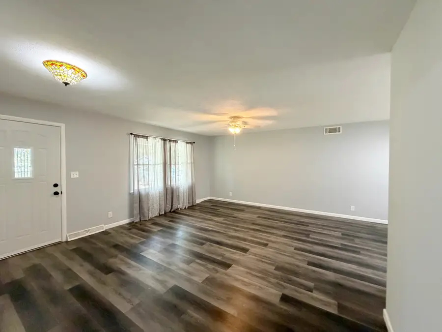 605 S Emerald Lane, Carbondale, IL 62901 - #3