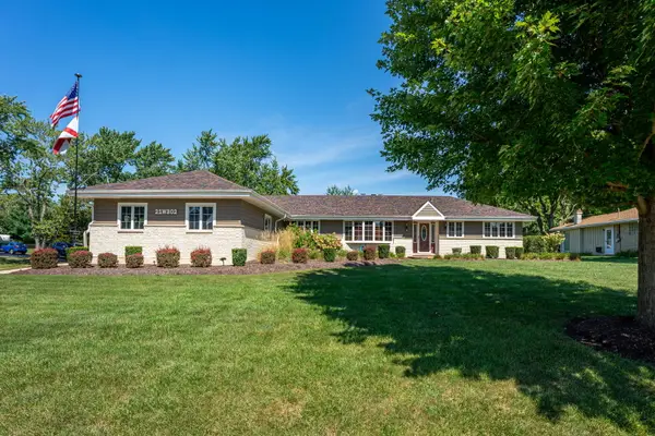 21W302 Woodview Drive, Itasca, IL 60143