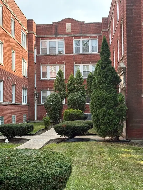 1303 E 71st Place #1N, Chicago, IL 60619