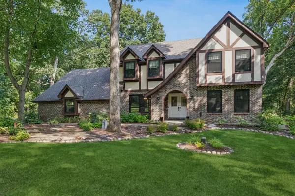 6N419 Ferson Woods Drive, St. Charles, IL 60175