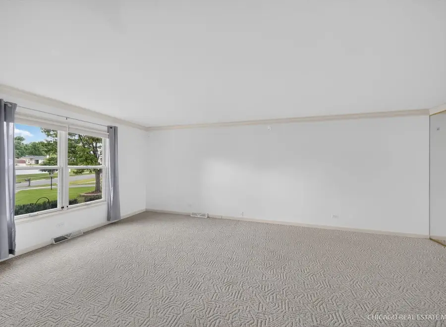 9S565 S Allison Court S, Willowbrook, IL 60527 - #3