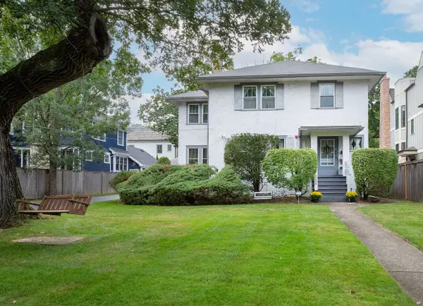 592 Provident Avenue, Winnetka, IL 60093