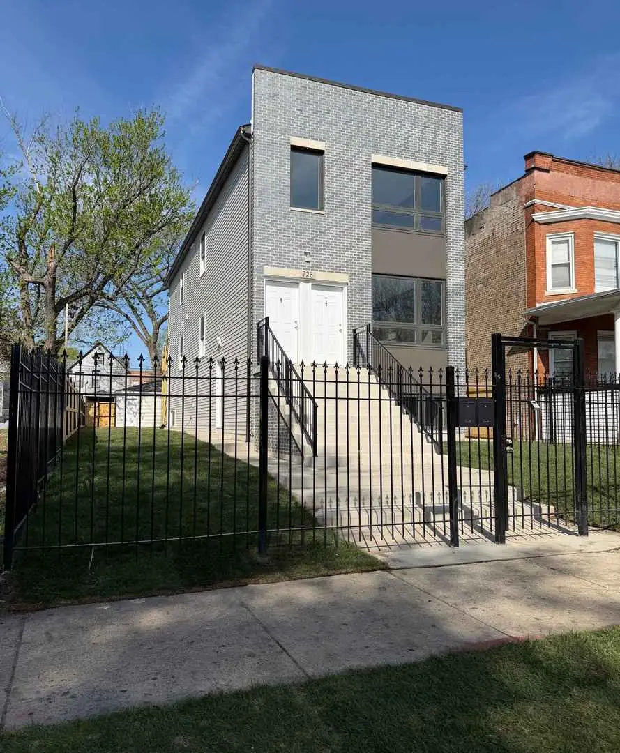 4933 W Walton Street, Chicago, IL 60651 - #1