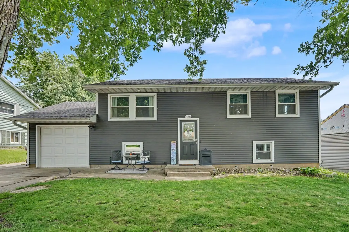 1701 Springdale Drive, Clinton, IA 52732 - #1