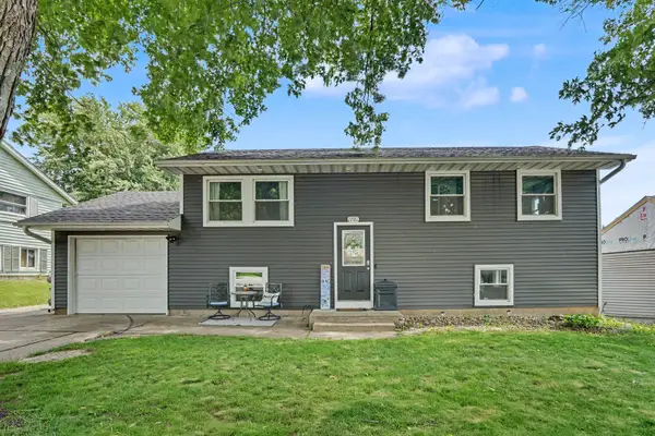 1701 Springdale Drive, Clinton, IA 52732
