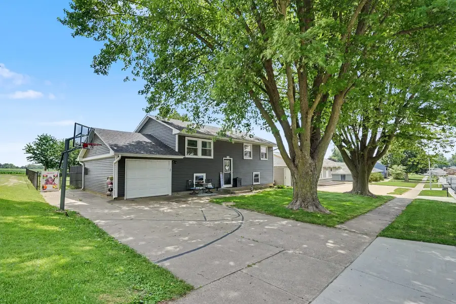 1701 Springdale Drive, Clinton, IA 52732 - #2