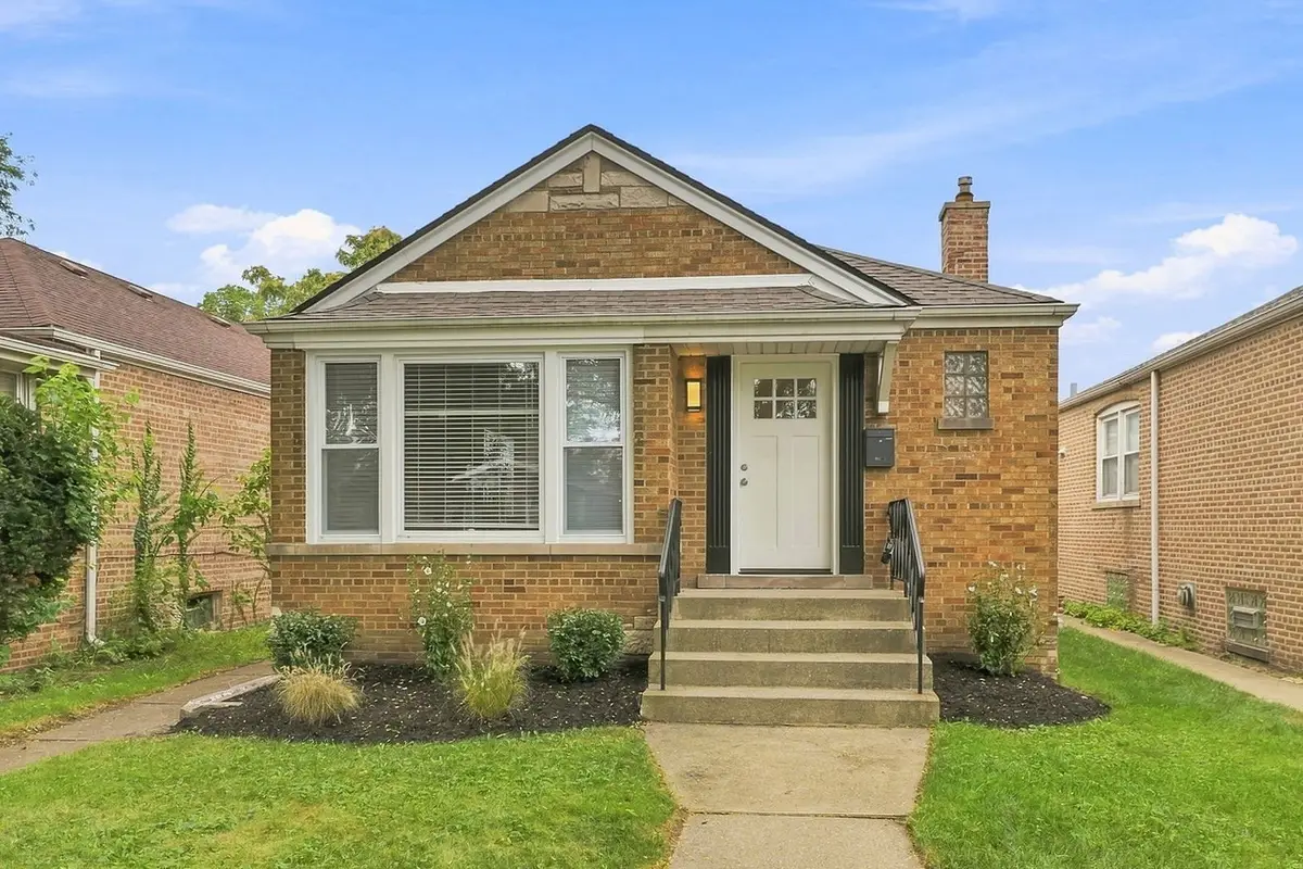 8550 S Jeffery Boulevard, Chicago, IL 60617 - #1
