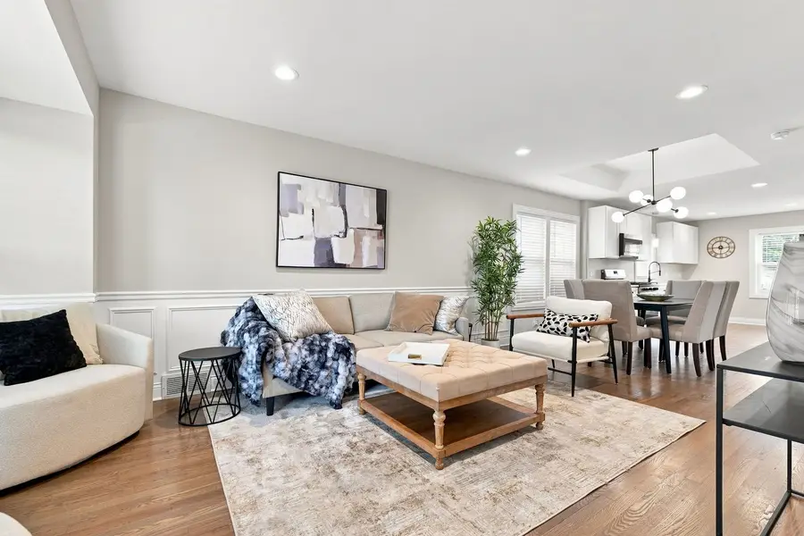 8550 S Jeffery Boulevard, Chicago, IL 60617 - #3