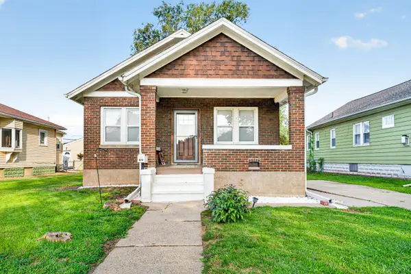 823 Pershing Boulevard, Clinton, IA 52732