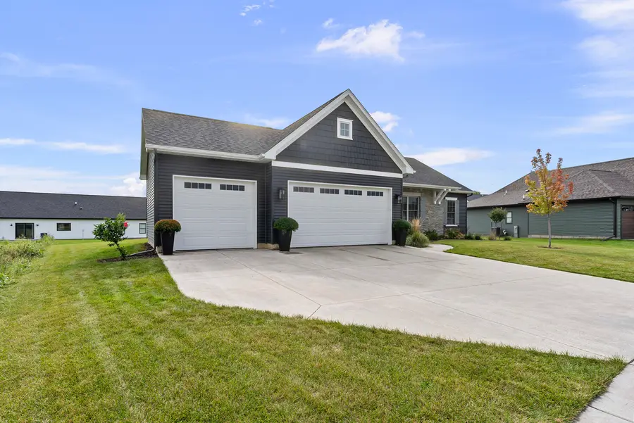 7149 Alvie Lane, Bettendorf, IA 52722 - #2