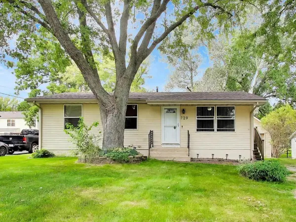 729 Brink Street, Woodstock, IL 60098